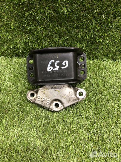 Опора двигателя правая Peugeot 308