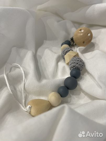 Держатель для соски-пустышки и грызунок