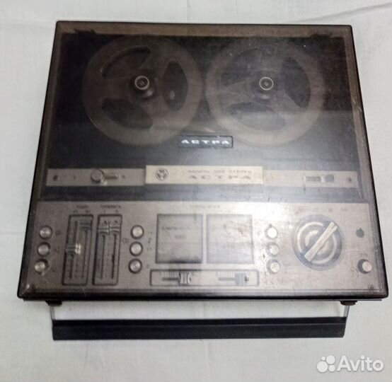 Катушечный магнитофон Астра 209. СССР