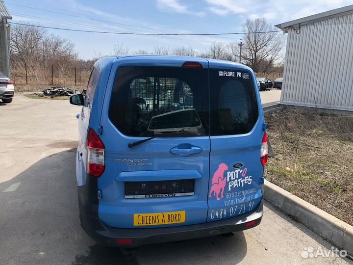 В разборе Ford Transit Courier