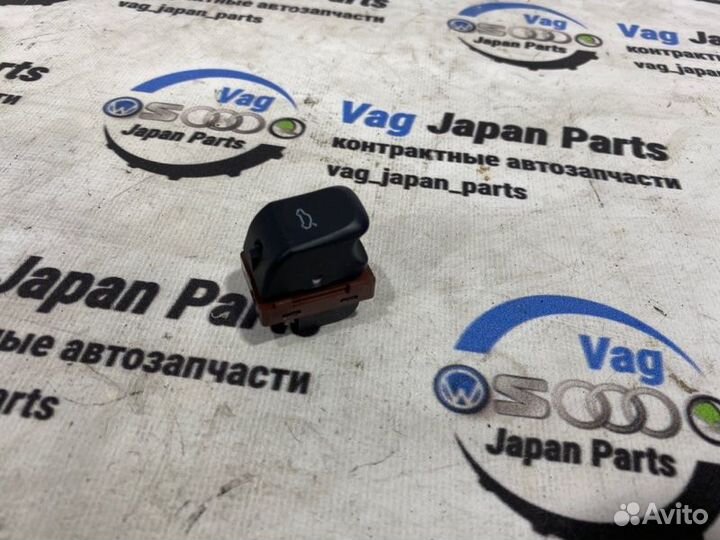Кнопка открывания багажника Audi A5 T8 cala 2008