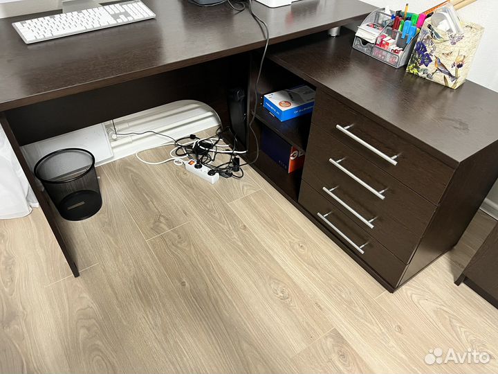 Компьютерный стол