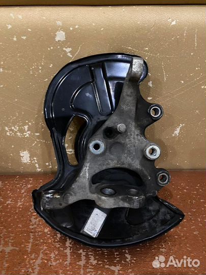 Поворотный кулак Mercedes Benz w204 c-class m274