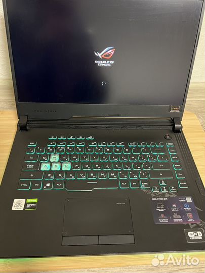 Asus ROG Strix G512LU – мощный игровой ноутбук