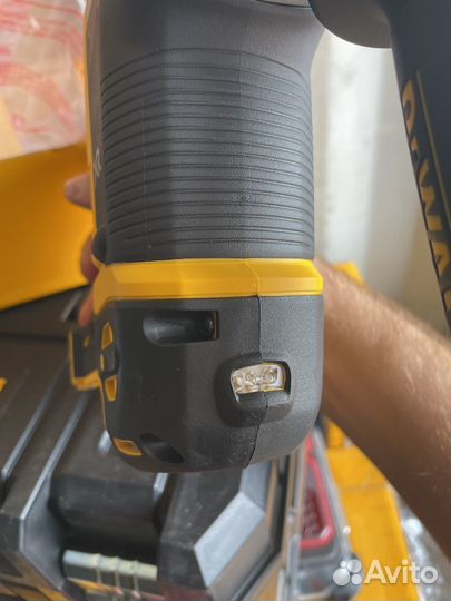 Перфоратор аккумуляторный Dewalt dch172n 20V