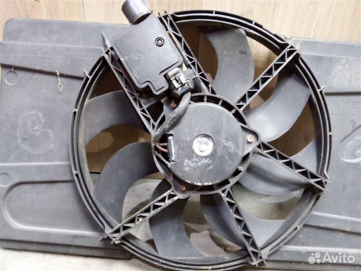 Вентилятор радиатора от Ford Focus II 2008-2011