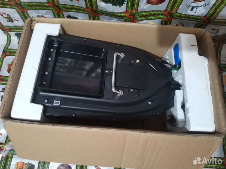 Закормочный кораблик