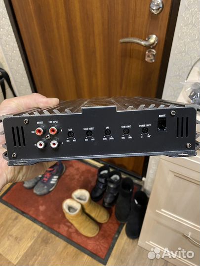 Сабвуфер аура