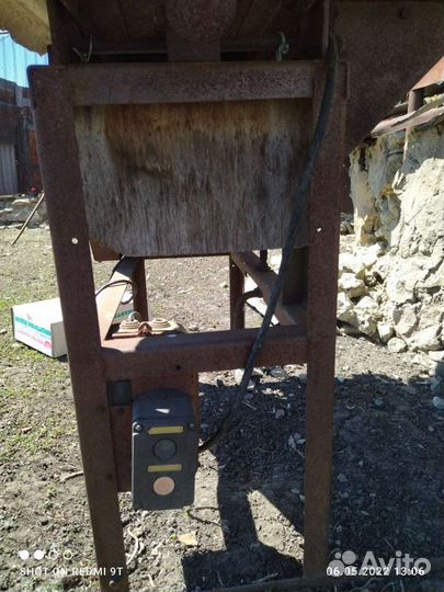 Дерево обрабатывающий станок