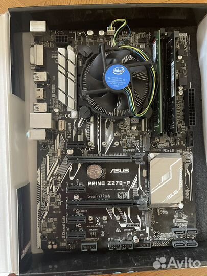 Материнская плата с процессором и памятью