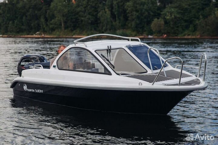 Катер Phoenix 530HT