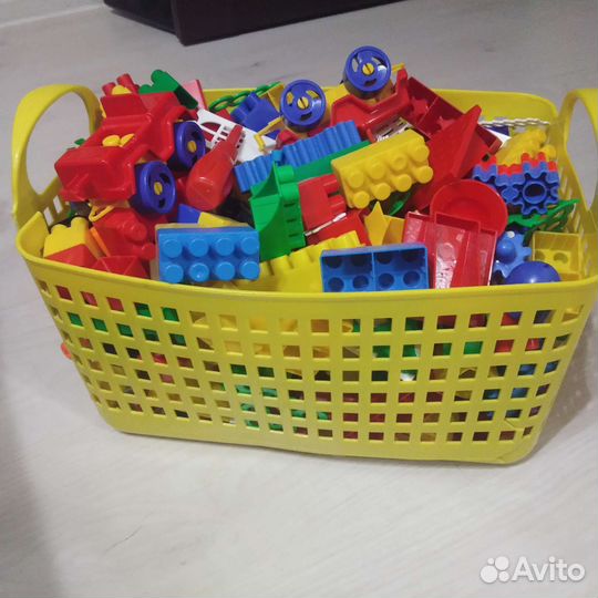 Разные наборы конструктораов, в основном бауер