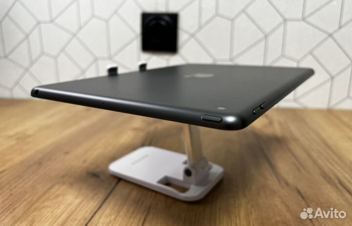 iPad 8 поколения 32gb / Wi-Fi / отличное состояние