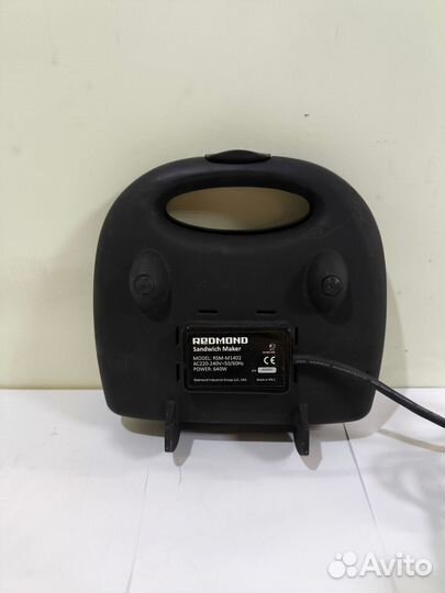 Сэндвичница Redmond RSM-M1402