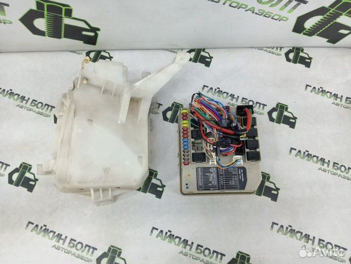 Блок предохранителей передний Nissan Note хэтчбек