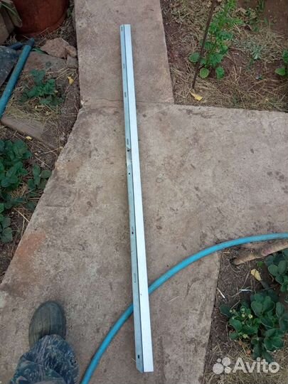 Направляющая стола