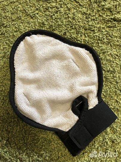 Щетка-рукавица для шерсти животных