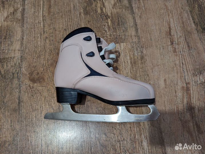 Ледовые коньки Roces RFG1