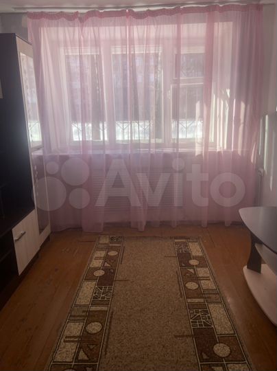 Комната 12,6 м² в 5-к., 1/3 эт.