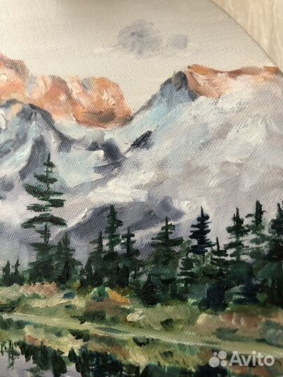 Картина маслом горы на круглом холсте