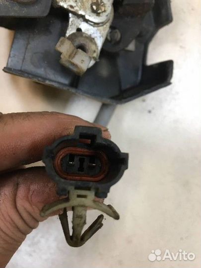 Замок двери передней правой Kia Spectra