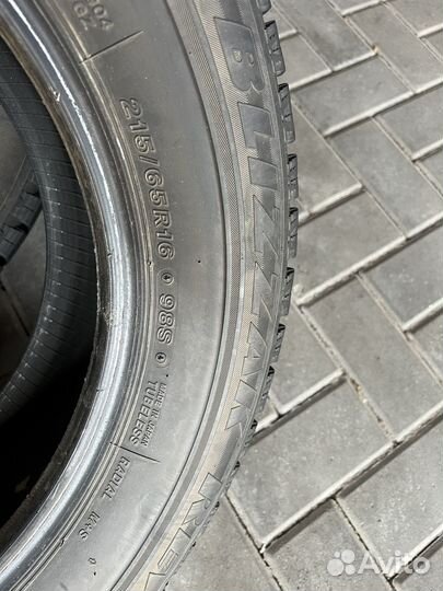 Bridgestone Blizzak Revo GZ 215/65 R16 98S