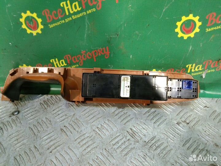 Блок управления стеклоподъемниками Hyundai Sonata