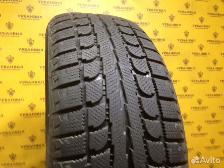 Maxtrek Trek M7 215/60 R17 96T