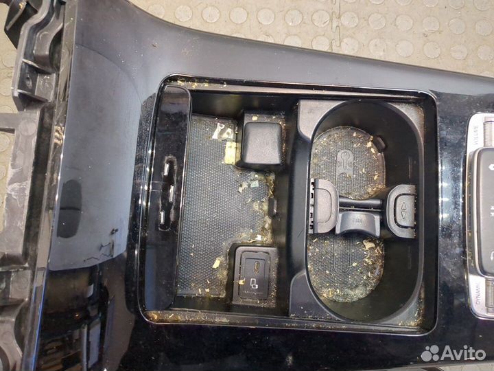 Консоль салона Mercedes A W177 2018, 2019