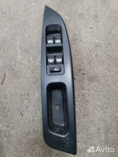 Блок управления стеклоподъемниками передний левый