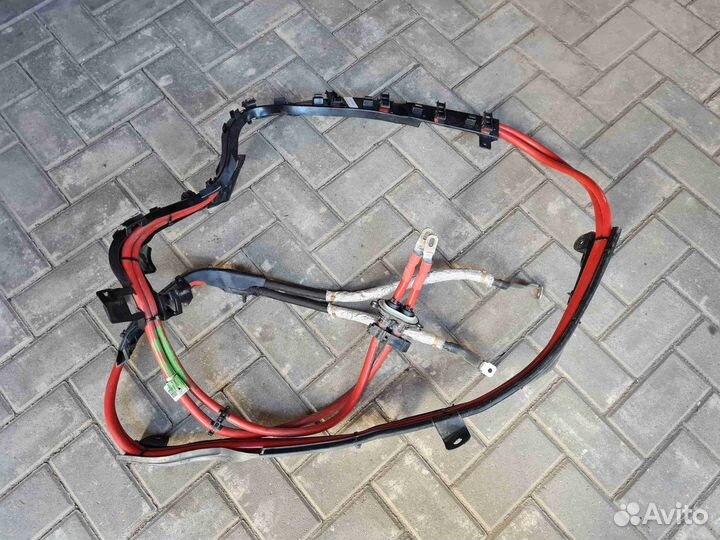 Плюсовой провод аккумулятора BMW 5 G30/G31