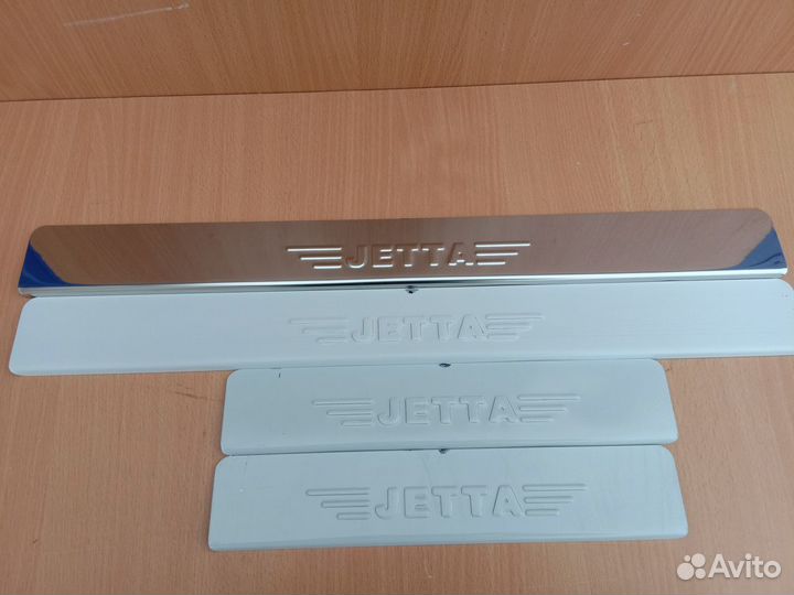 Накладки на пороги VW Jetta 7 (нержавейка)