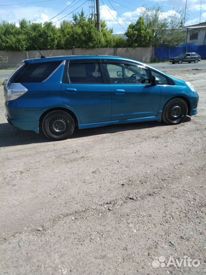 Honda Fit Shuttle 1.3 CVT, 2011, 180 000 км