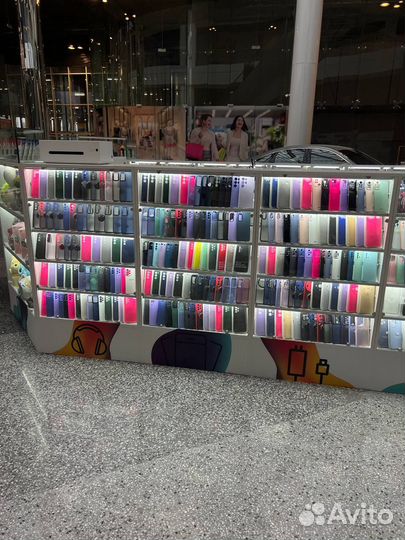 Продавец мобильных аксессуаров трц рио