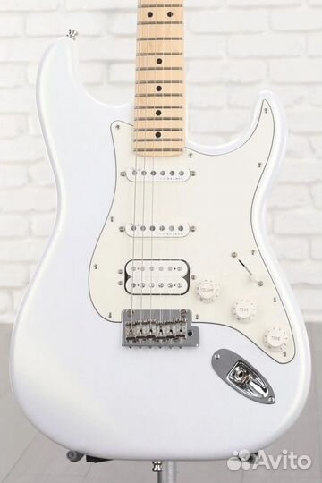 Электрогитара белая Stratocaster Fabio ST-200