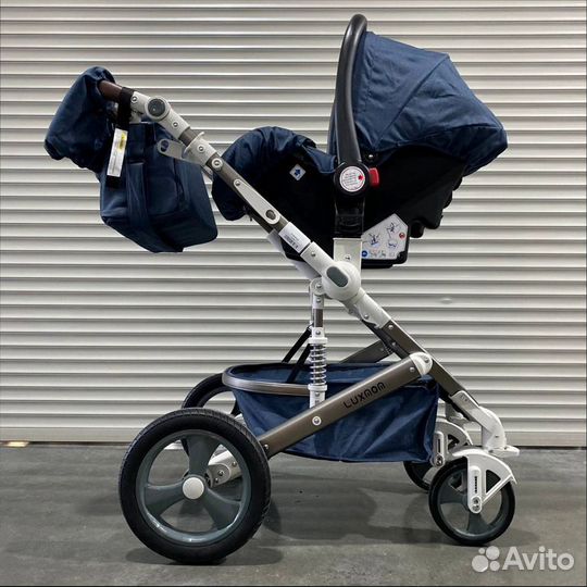 Коляска для новорождённых Luxmom