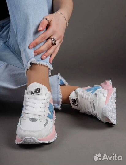 Кроссовки женские new balance