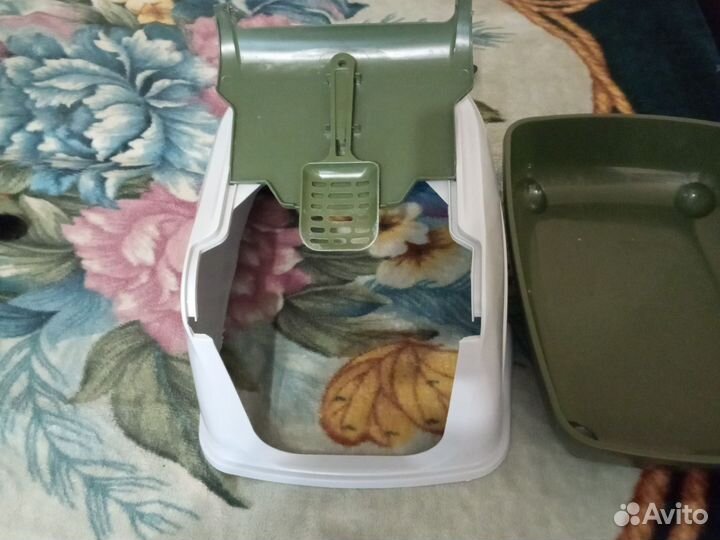 Закрытый кошачий туалет, пакеты к нему в подарок