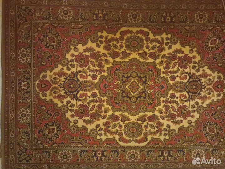 Ковер шерстяной новый