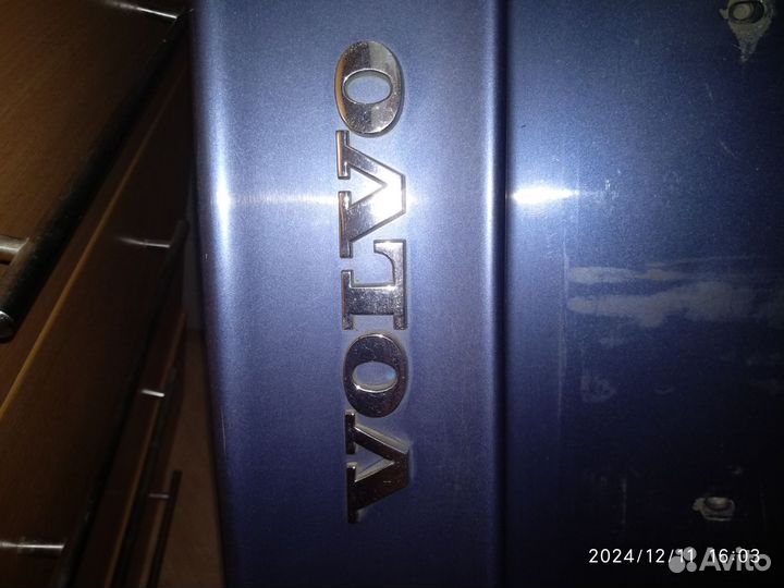 Крышка багажника volvo s60