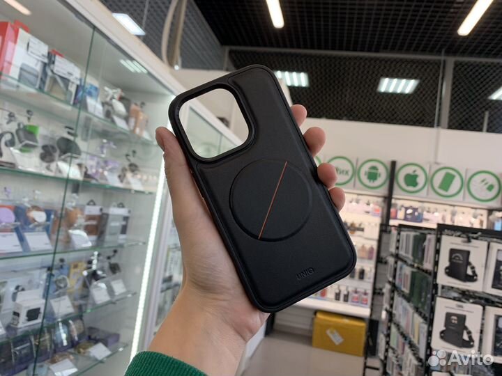 Кожаный чехол с держателем для iPhone