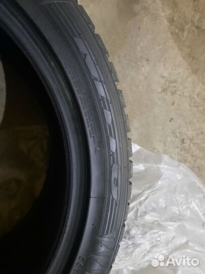 Nitto Therma Spike 315/35 R20 106T