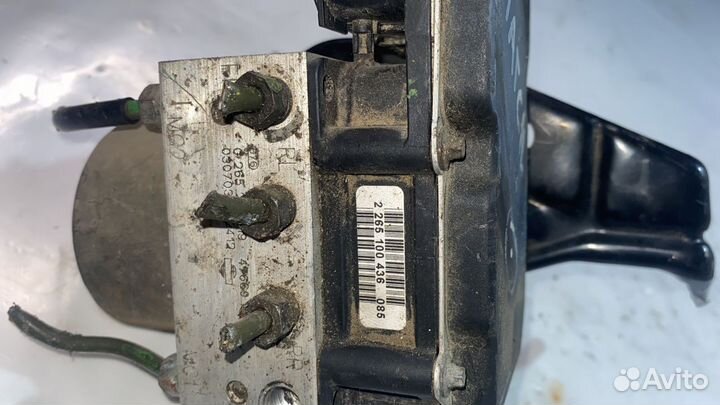 Блок ABS (насос) Nissan March K12 CR12DE 2003 год