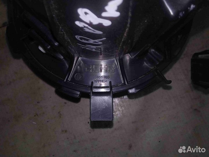 Моторчик печки Audi A4 B7 (8E)