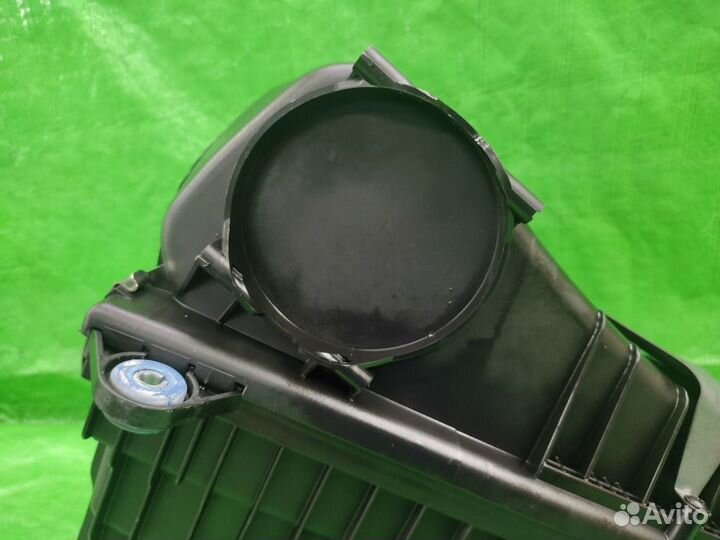 Корпус воздушного фильтра пневма VW Touareg 02-10