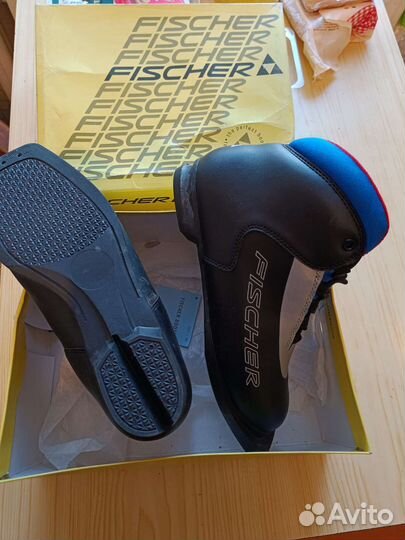 Лыжные ботинки фирмы Фишер, 41 размер