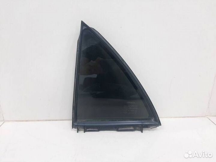Стекло двери задней левой форточка Toyota Corolla