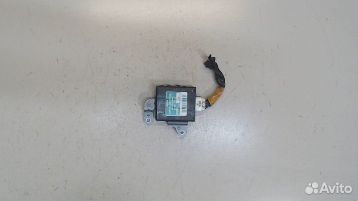 Блок управления полным приводом Toyota Land Cruise