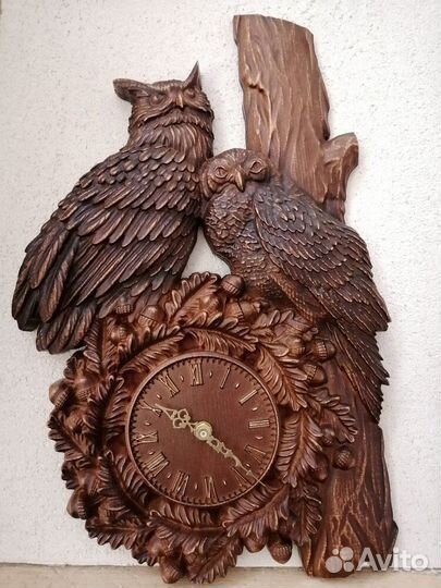 Часы резные из дерева