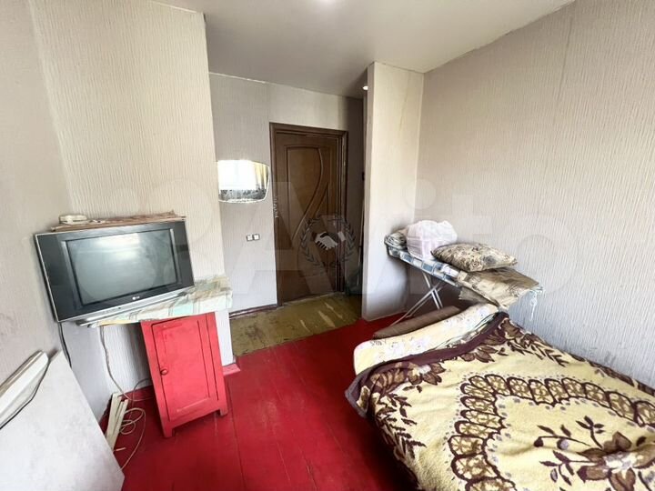 Комната 11 м² в 6-к., 4/5 эт.